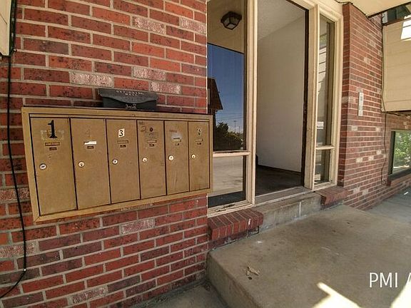 2nd image of 1701 Warren Ave #4