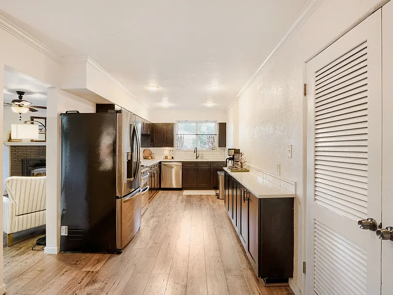 2020 Newcombe St — Photo 10
