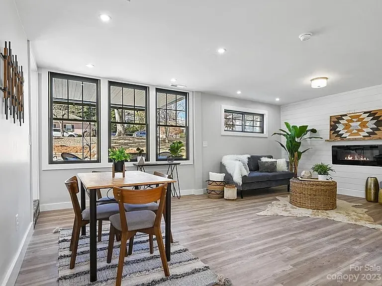 1016 Patton St — Photo 3