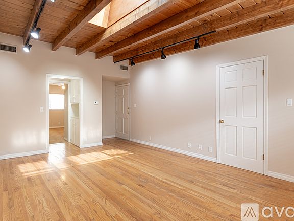 5th image of 11669 Mayfield Ave APT 5