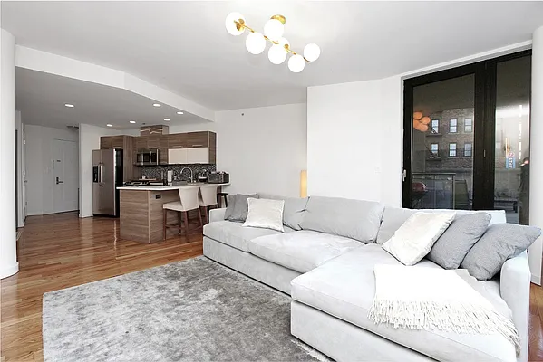Sold by Remax Edge | media 6