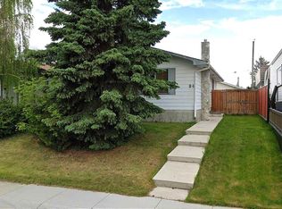 84 SW Maranda Close NE, Calgary, AB T2A 3E8