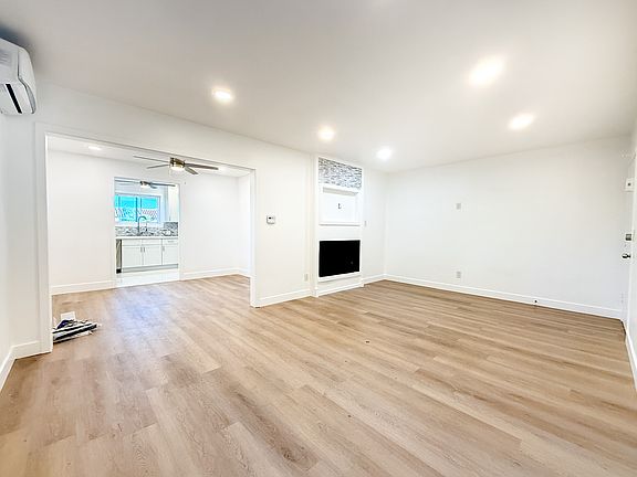 3rd image of 7661 Fountain Ave APT 4