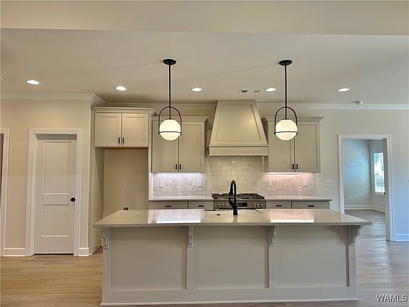 3rd image of 13937 Glen Park Ave