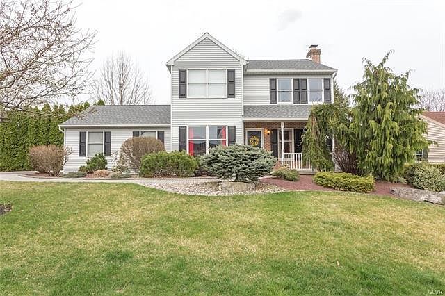 1st image of 148 Kingsbury Ct
