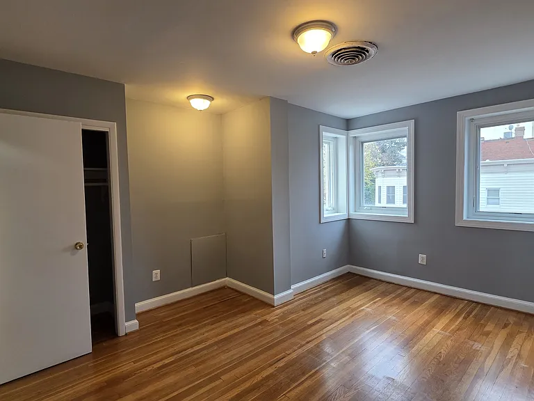 5 4th St NE #1 — Photo 7