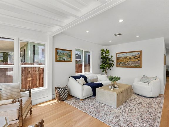 4th image of 3705 S Saint Andrews Pl