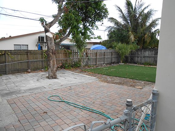 2nd image of 3830 NE 14th Ave