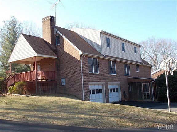 2nd image of 218 Dogwood Dr