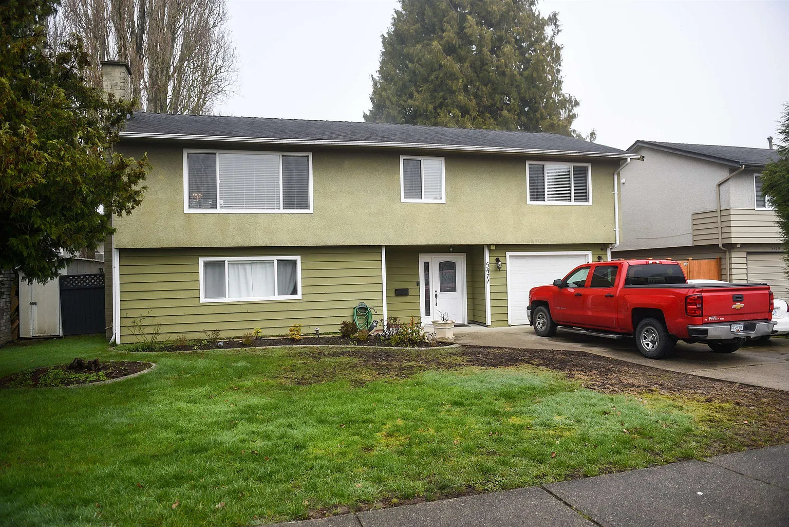 5471 44th Ave photo 1