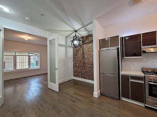 1st image of 1074 Bergen St #1L