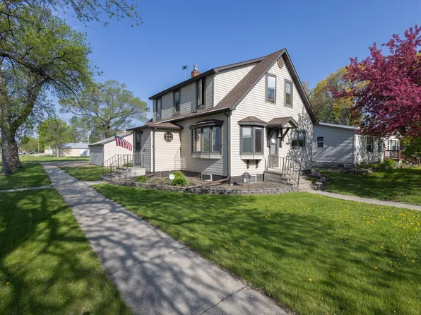 331 7th St S, Breckenridge, MN 56520