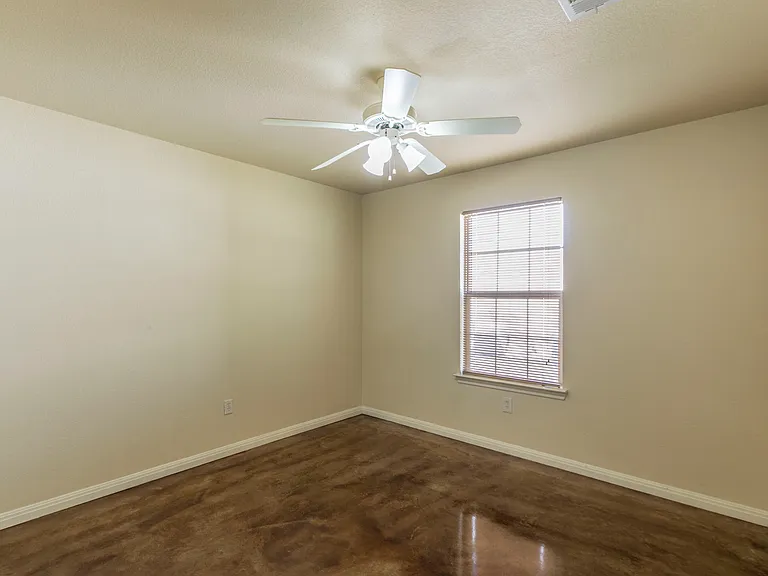 111 Meadow Park Cir #111 — Photo 9