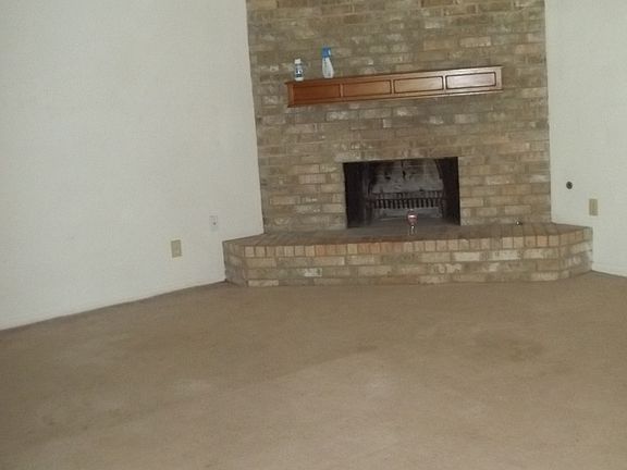 5th image of 2703 Adrienne Cir