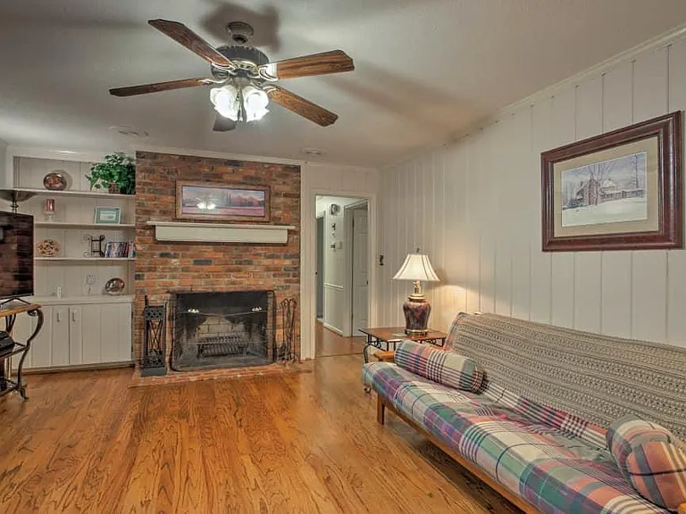 7850 Beech Forest Rd — Photo 4