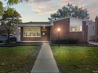 7030 Plainfield St, Dearborn Heights, MI 48127
