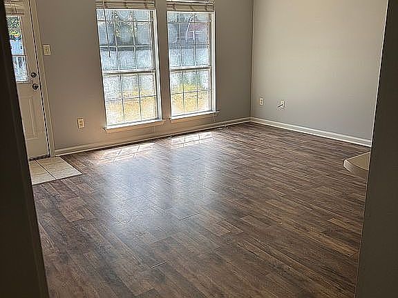 4th image of 2185 Sugar Creek Dr