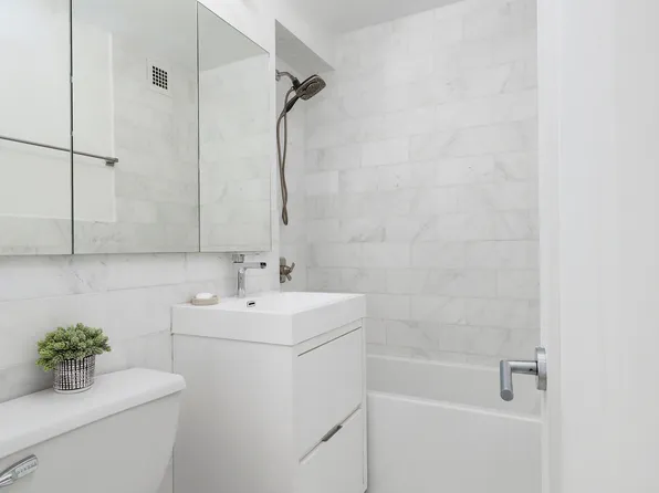 10 West 15th Street image 17 of 18