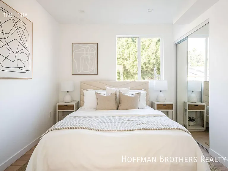 2681 Roseview Ave — Photo 15