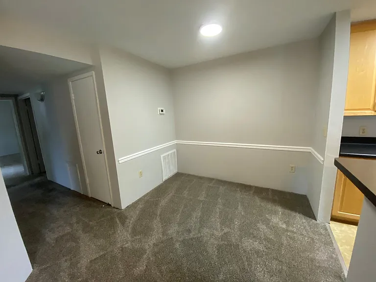 Island Club Apartments — Photo 12