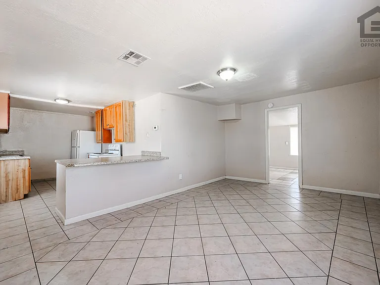 903 W Pierson St — Photo 7