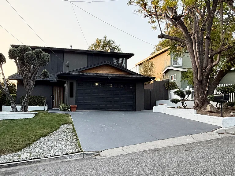 531 Benson Way — Photo 1