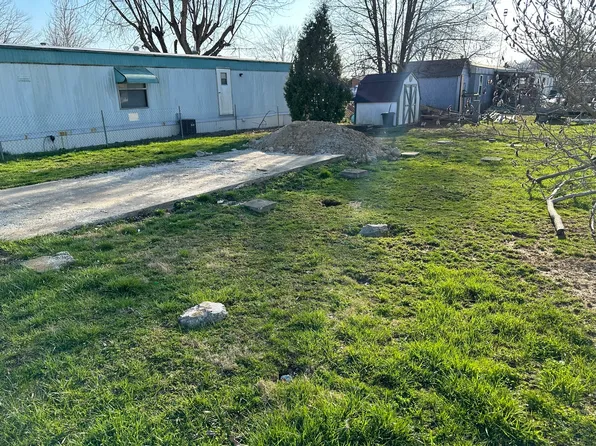 3085 Van Bibber Lake Est, Greencastle, IN 46135
