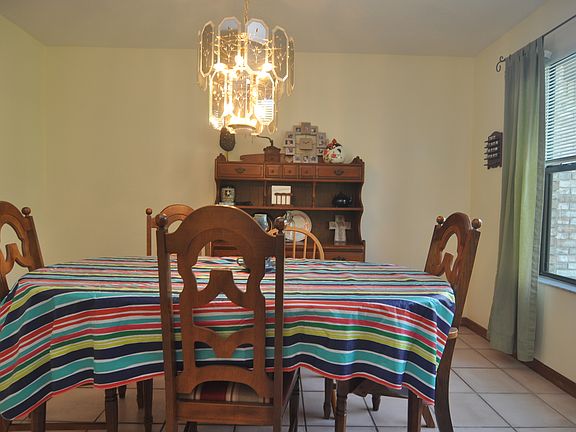 5th image of 4935 Country Pl