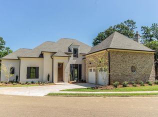 2 Eastparke Cv, Jackson, MS 39211