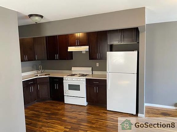 5th image of 1037 McBride St APT 3
