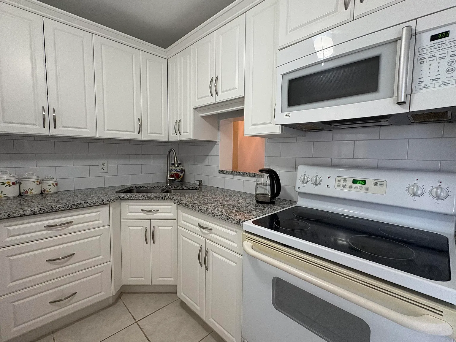 2 bed, 2.0 bath, 860 sqft, $1,650 — Photo 4