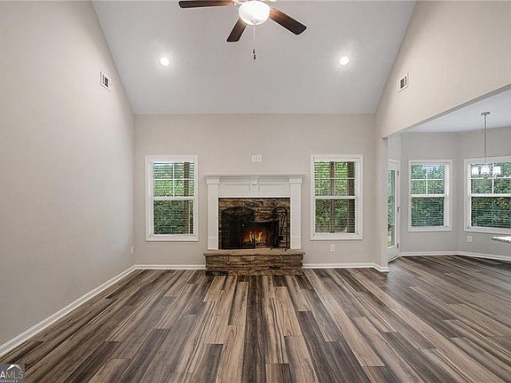 5th image of 144 Chestnut Trl