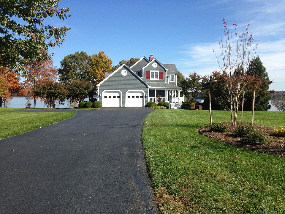 1st image of 940 Boardwalk Dr