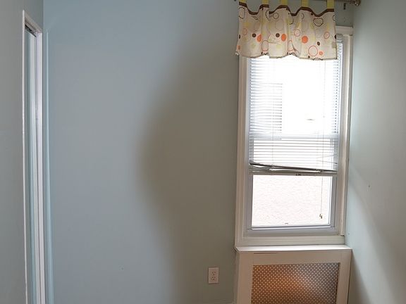 4th image of 2375 E 23rd St #1