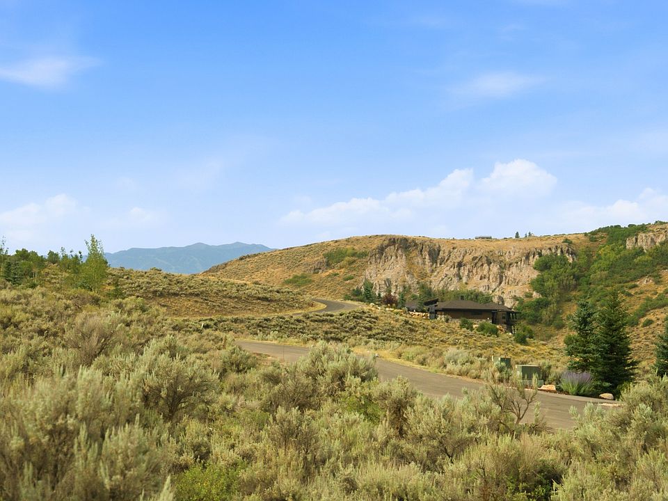 1st image of 1142 Canyon Gate Rd