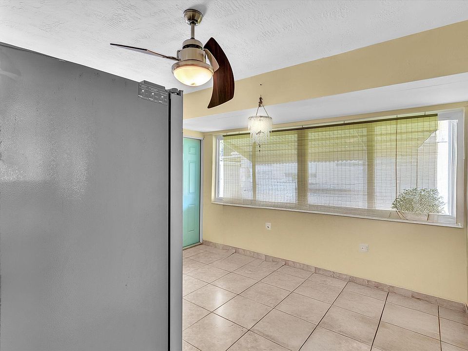 1st image of 132 SE 2nd Court