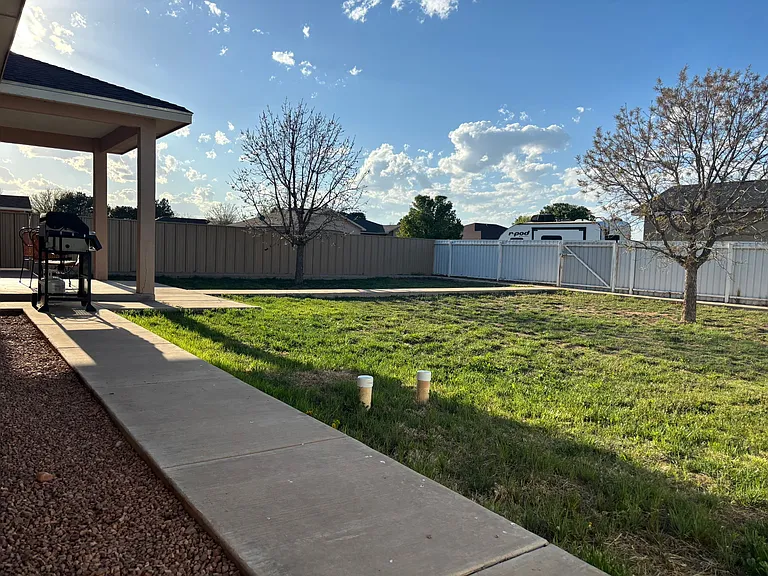 1806 W University Dr — Photo 22