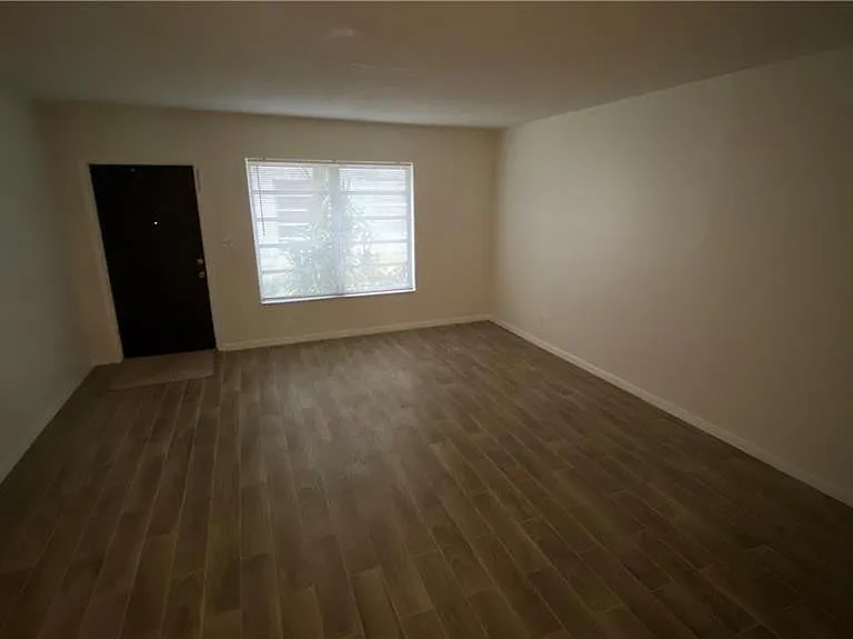 5269 SW 40th Ave #21 — Photo 5