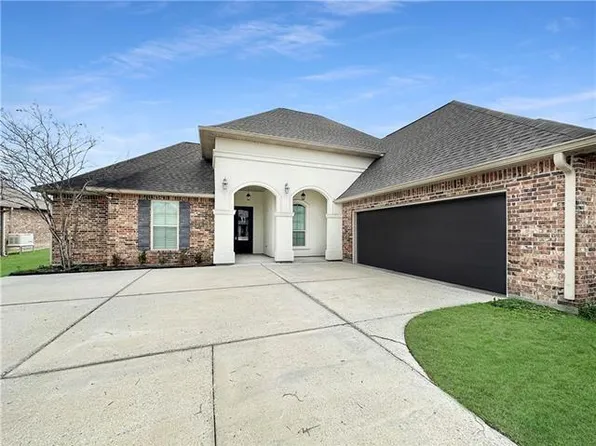 195 Raiford Oaks Blvd, Madisonville, LA 70447