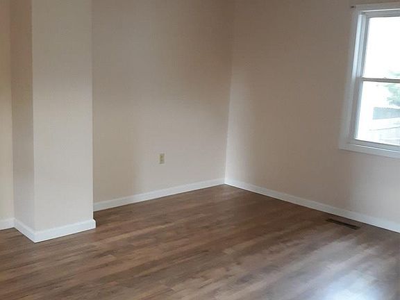5th image of 524 Pine St