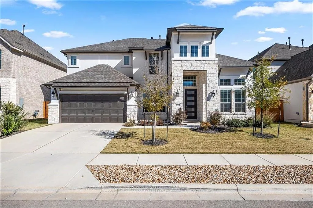 5 bed, 4.5 bath, 3661 sqft, $4,199 — Photo 3