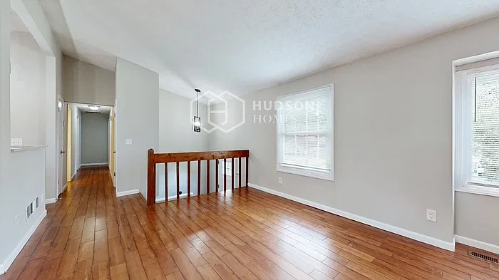 4 bed, 3.0 bath, 1886 sqft, $2,520 — Photo 4