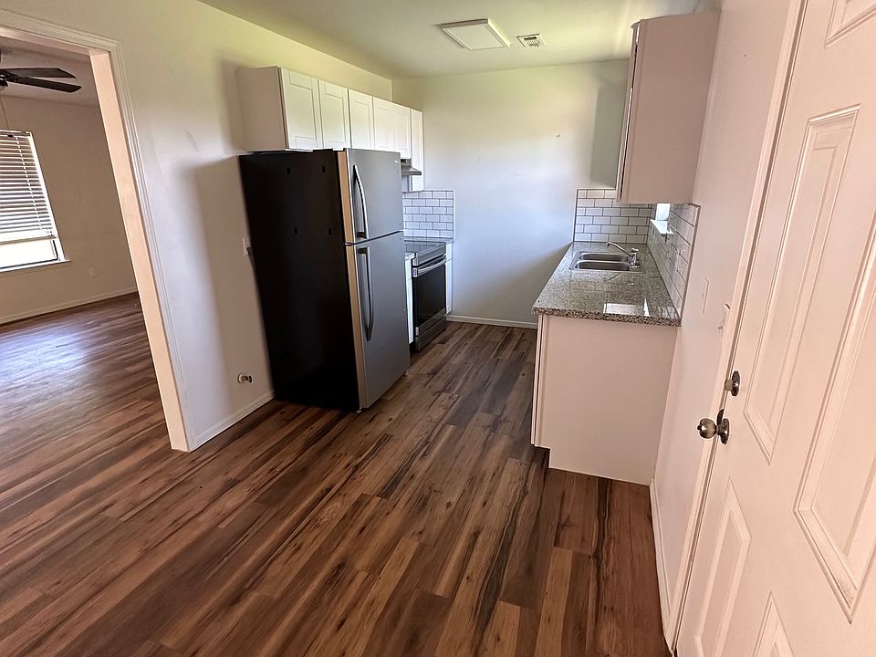 1st image of 5701 Sara St #A/b