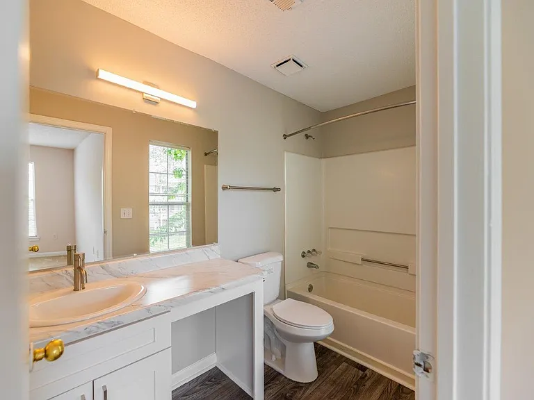 Keswick Village Apartments and Townhomes — Photo 11