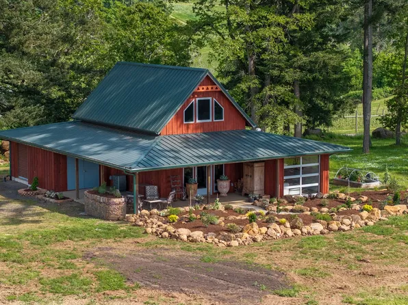 6850 SE Eola Hills Rd, Amity, OR 97101