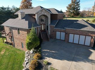 3137 W Remington Ct, Springfield, MO 65810