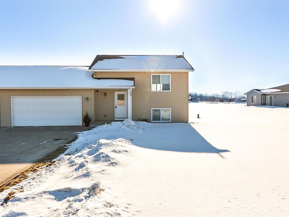 1st image of W20001 Meadow Ln
