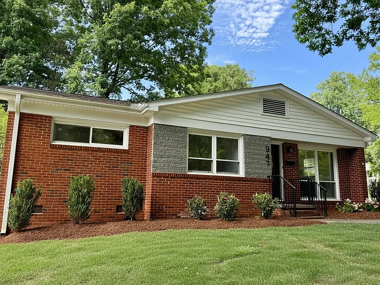 947 Dudley Dr — Photo 2