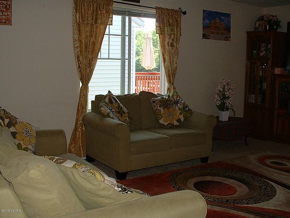 5th image of 3804 Timberlake Ct SE