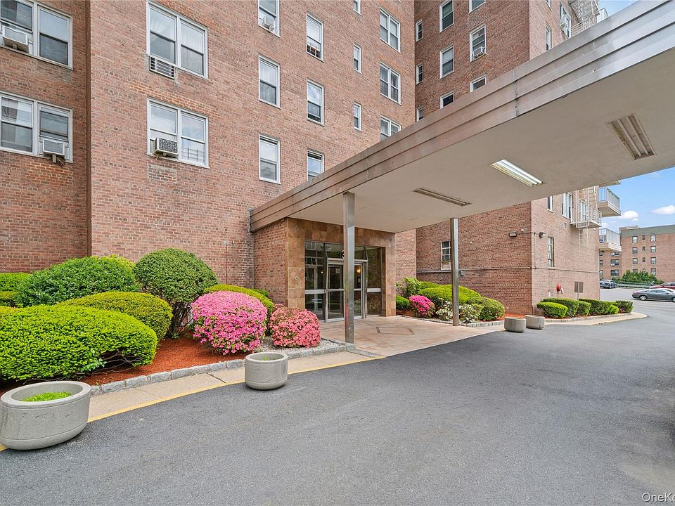 1st image of 300 N Broadway #6G